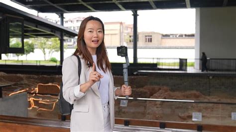   Jingdezhen Imperial Kiln Factory: Seramik Tarihinin Kalbinde Bir Yolculuk!