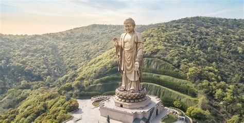 Lingshan Büyük Buda Tapınağı: Devasa Heykelin Gölgeliklerine Sığınmak!